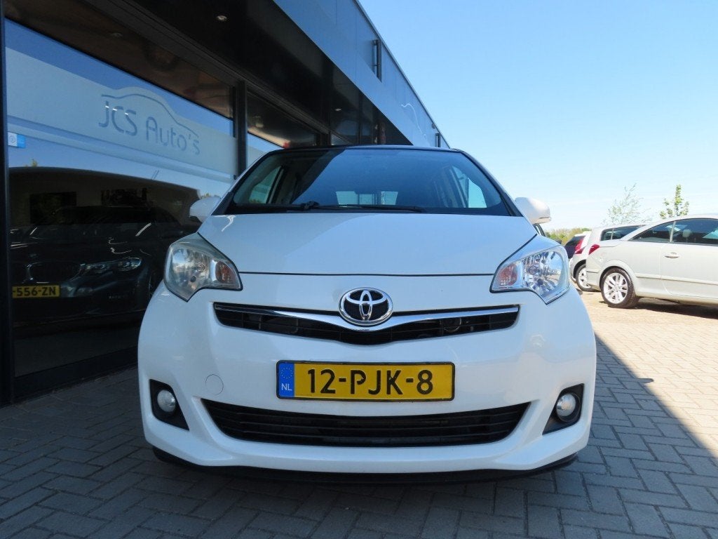 Toyota VERSO-S 1.3 VVT-i Aspiration Ecc Pano Camera Trekhaak, Voorwielaandrijving, Euro 5, Gebruikt, 4 cilinders