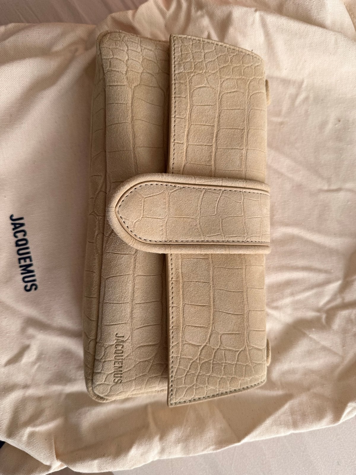 Jacquemus LeBambino Chain Krokodil Suède Beige, Ophalen of Verzenden, Zo goed als nieuw, Beige, Avondtasje