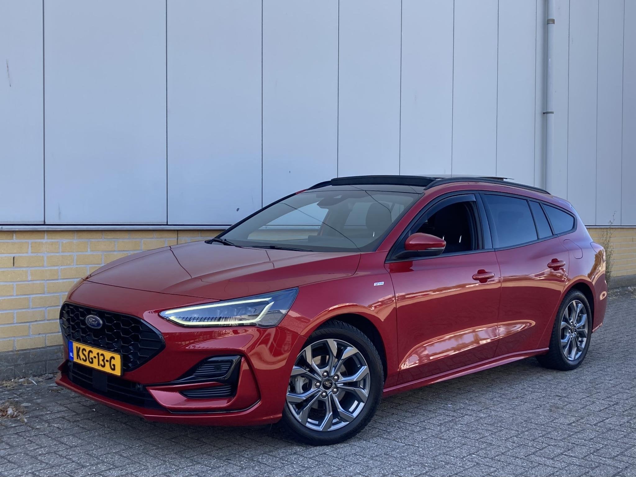 Ford Focus Wagon 1.0 EcoBoost Hybrid 155 pk Autom. ST Line X, Stof, Gebruikt, Euro 6, 1404 kg