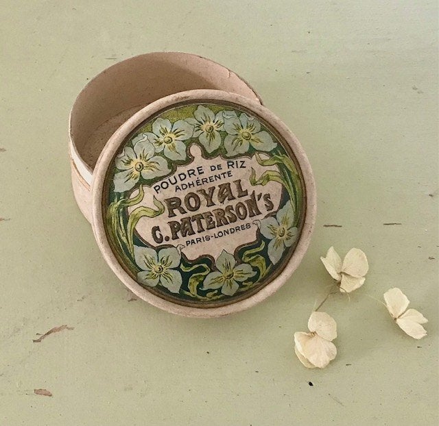 Antiek Frans doosje van Poudre de Riz adhérente, Antiek en Kunst, Ophalen of Verzenden