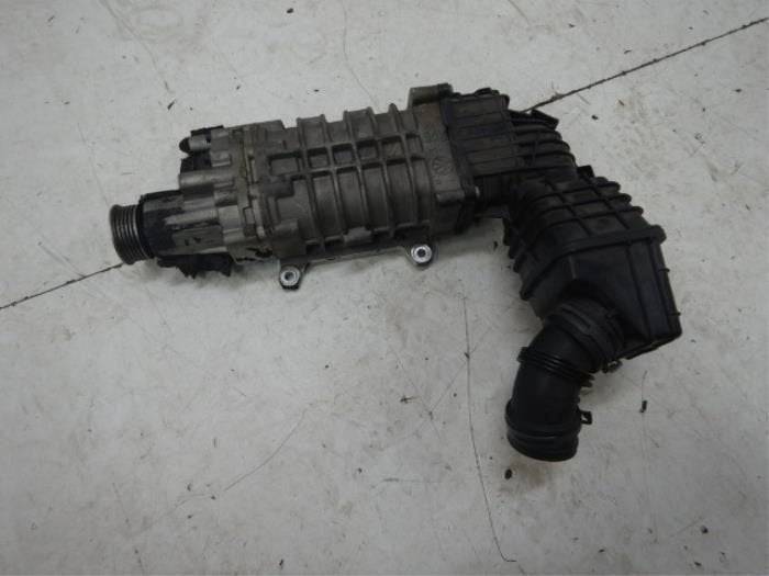 Compressor Volkswagen Polo (22742181), Auto-onderdelen, Ophalen of Verzenden, Gebruikt
