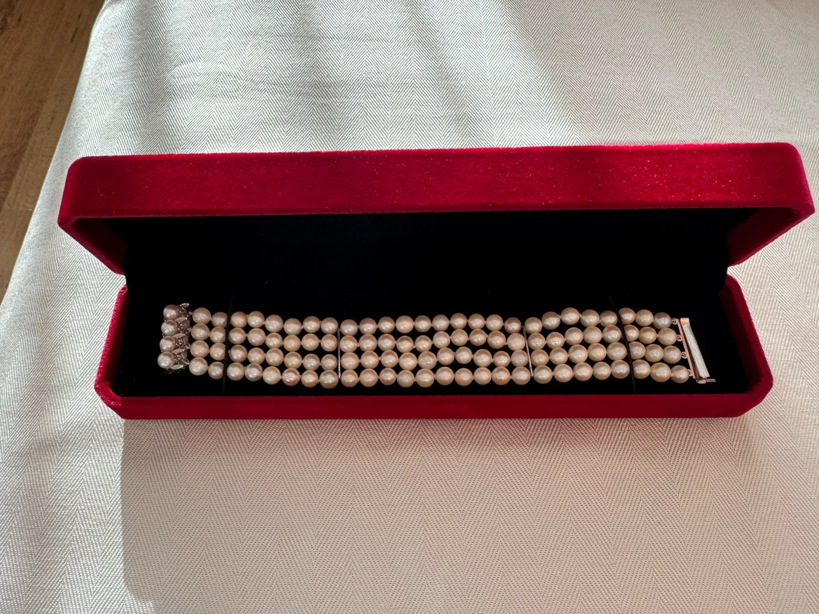 Vintage Parelarmband met 4 Rijen Akoya Parels en Robijnen, Wit, Ophalen of Verzenden, Zo goed als nieuw, Met edelsteen