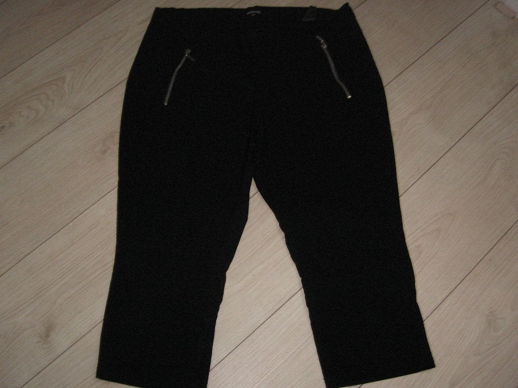 Halflang driekwart MS mode zwarte broek 48 €10,00., Ophalen of Verzenden, Zo goed als nieuw, Zwart, Broek of Spijkerbroek