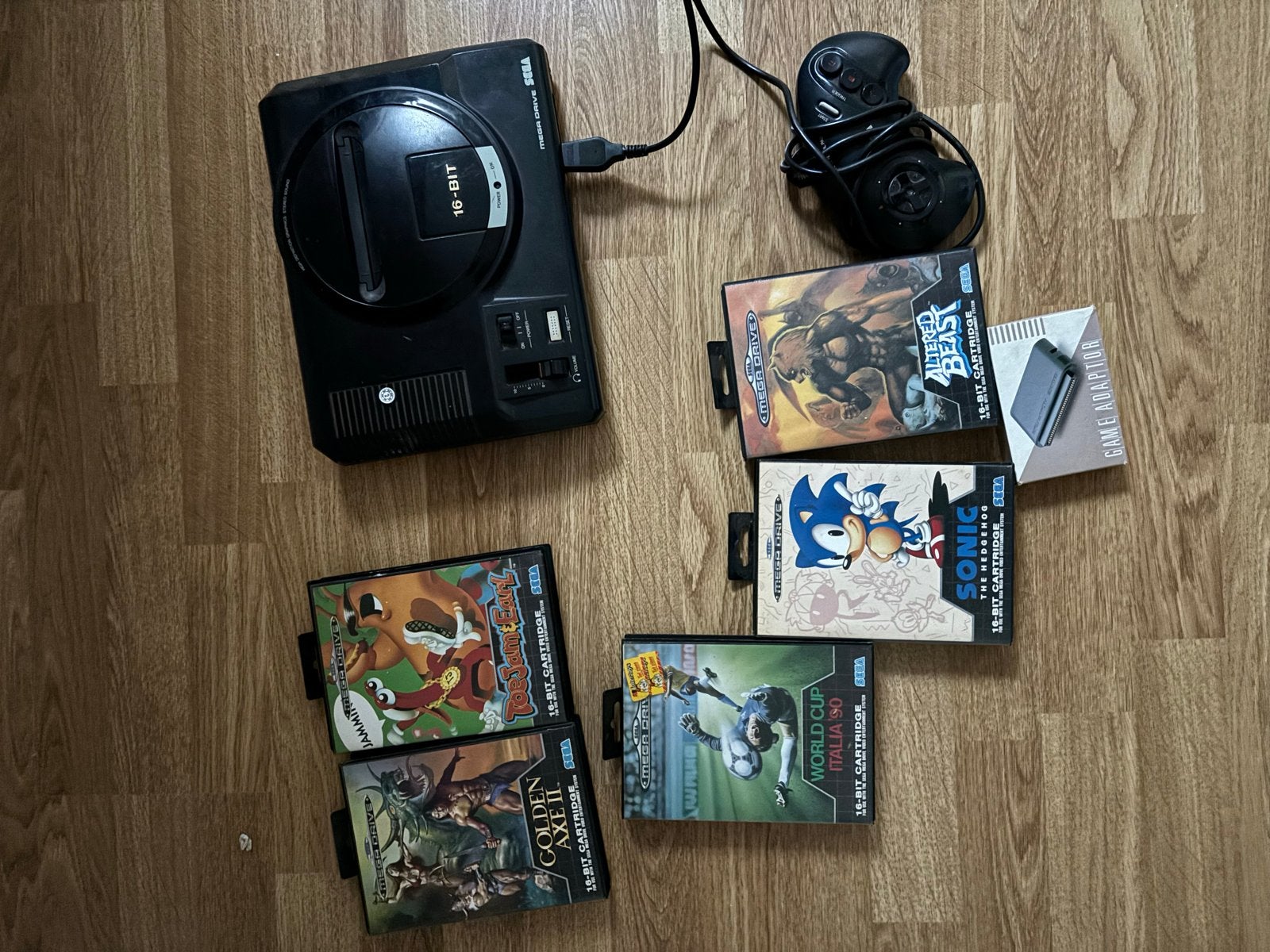 Sega Mega Drive met 1 controller en 5 games, Spelcomputers en Games, Spelcomputers | Sega, Mega Drive, Ophalen of Verzenden, Met 1 controller