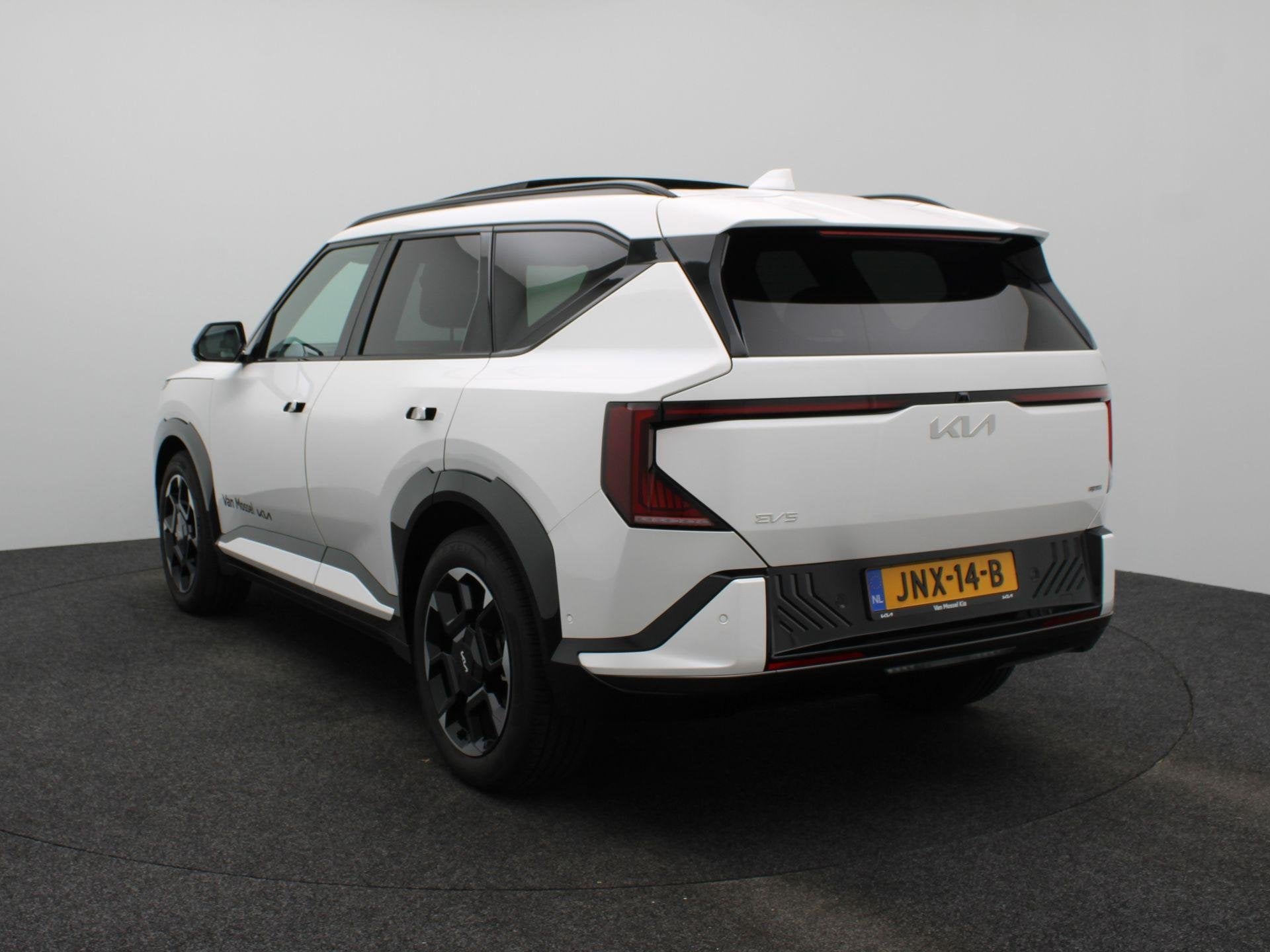 Kia EV5 GT-PlusLine 81.4 kWh | Demo | Premium Audio | 360 Ca, 1992 kg, Wit, 505 km, SUV of Terreinwagen