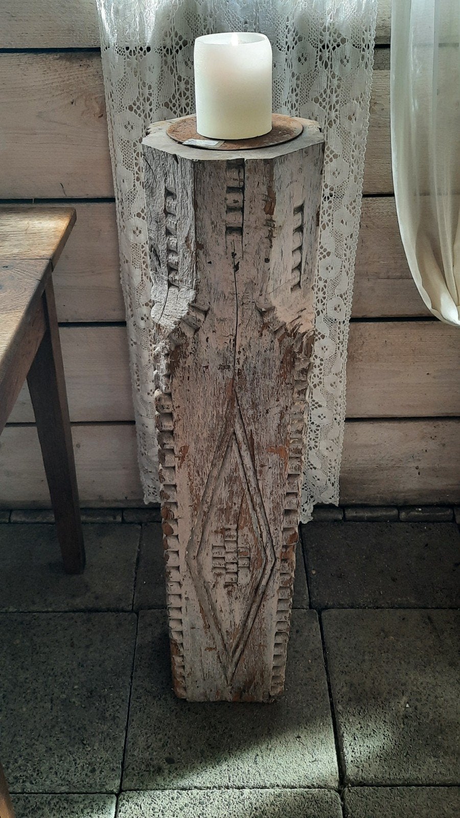 zwaar houten pilaar (nuzzelspul), Ophalen