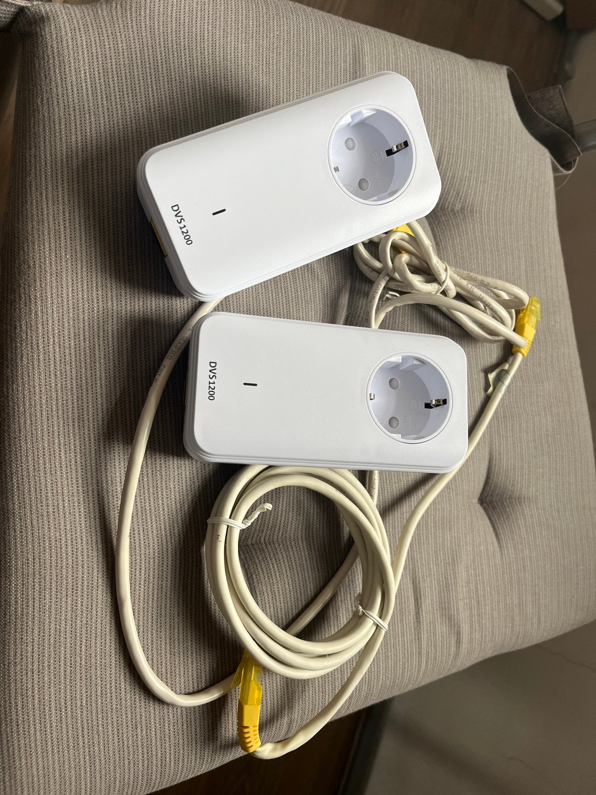 KPN set DVS1200, verbinden via stopcontact, Ophalen of Verzenden, Zo goed als nieuw, Router