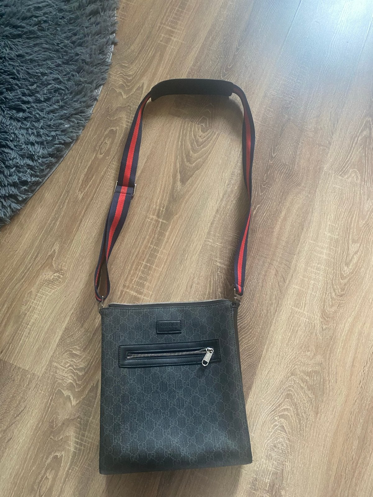 Gucci Schoudertasje - Zwart met Rood/Blauw Band, Ophalen of Verzenden, Gebruikt, Zwart