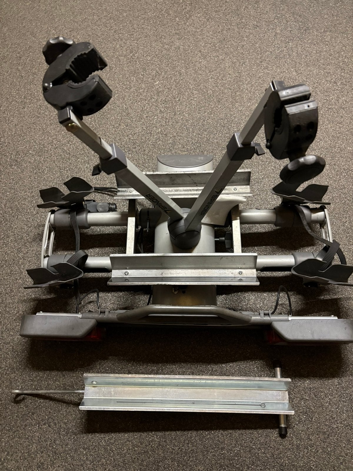 Spinder Eagle fietsendrager voor 2 fietsen., Auto diversen, Ophalen, Gebruikt, Brede banden, 2 fietsen