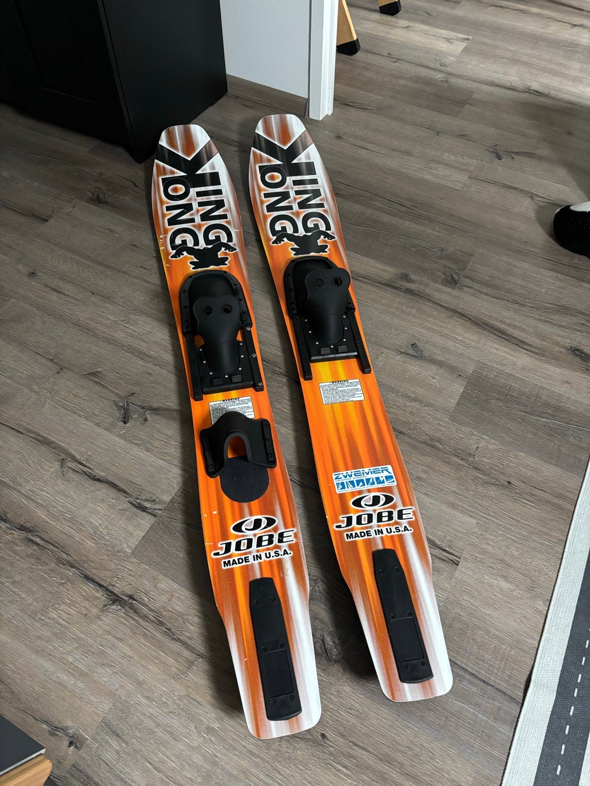 Jobe waterski's 'King Kong' - Oranje/Zwart, Watersport en Boten, Ophalen, Gebruikt, 160 cm of meer, Waterski's