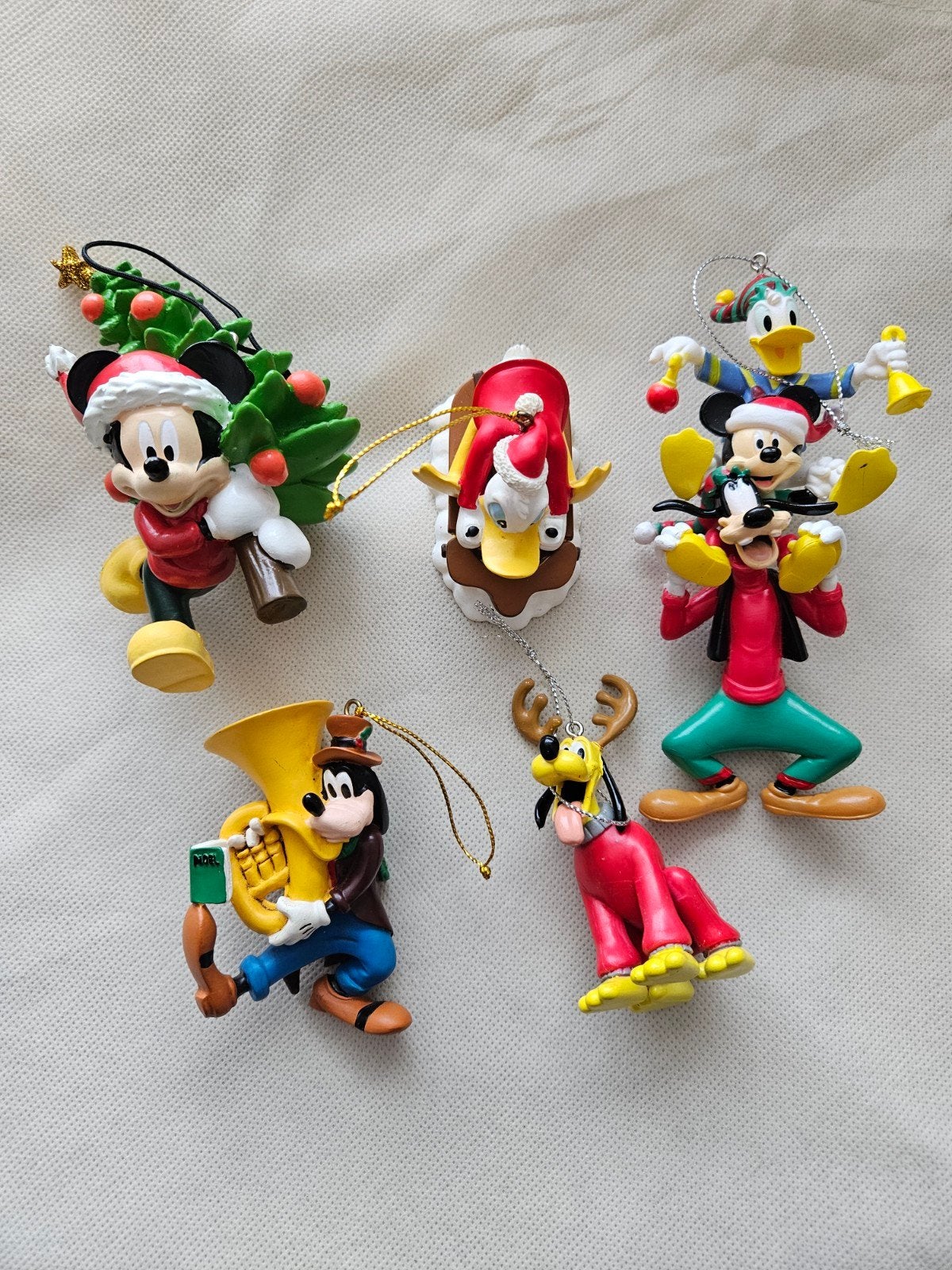 mooie DISNEY KERST ORNAMENTEN Kersthanger kerstbal, Ophalen of Verzenden, Overige figuren, Nieuw, Beeldje of Figuurtje