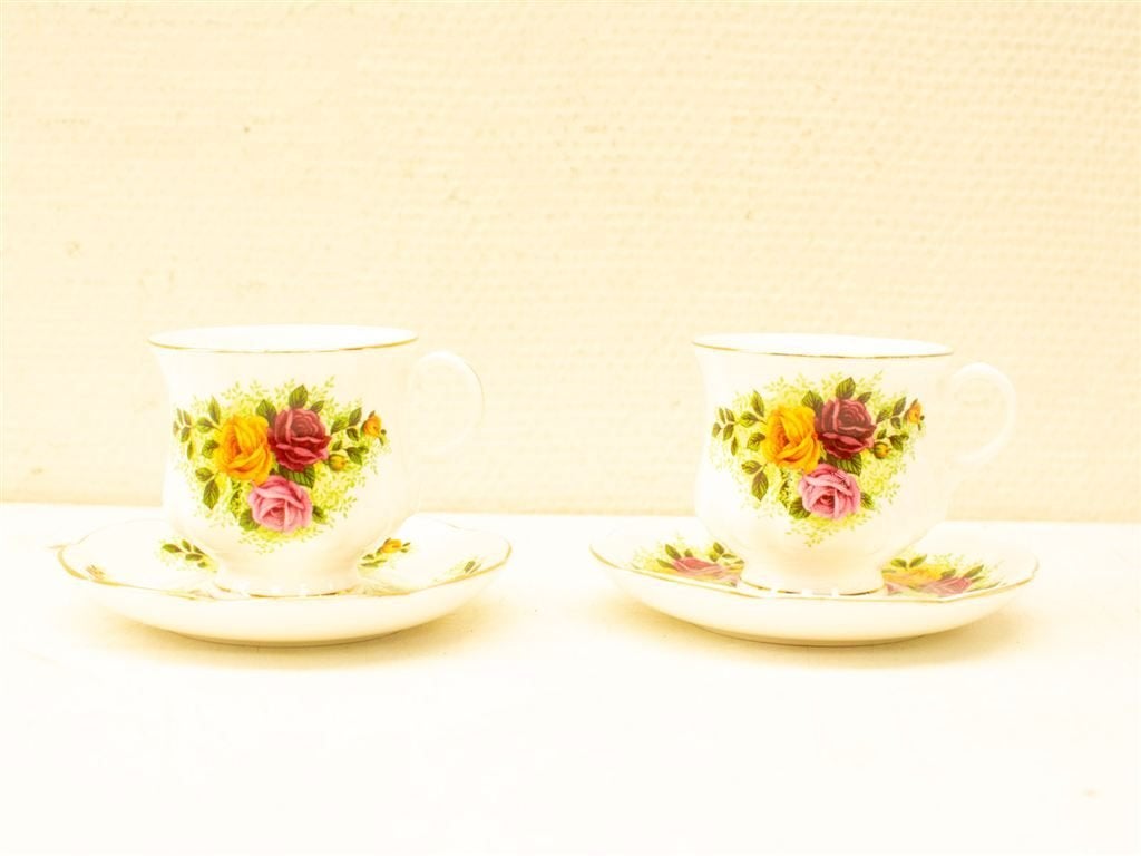Pink Roses 2 kopjes en 2 schoteltjes 33640
