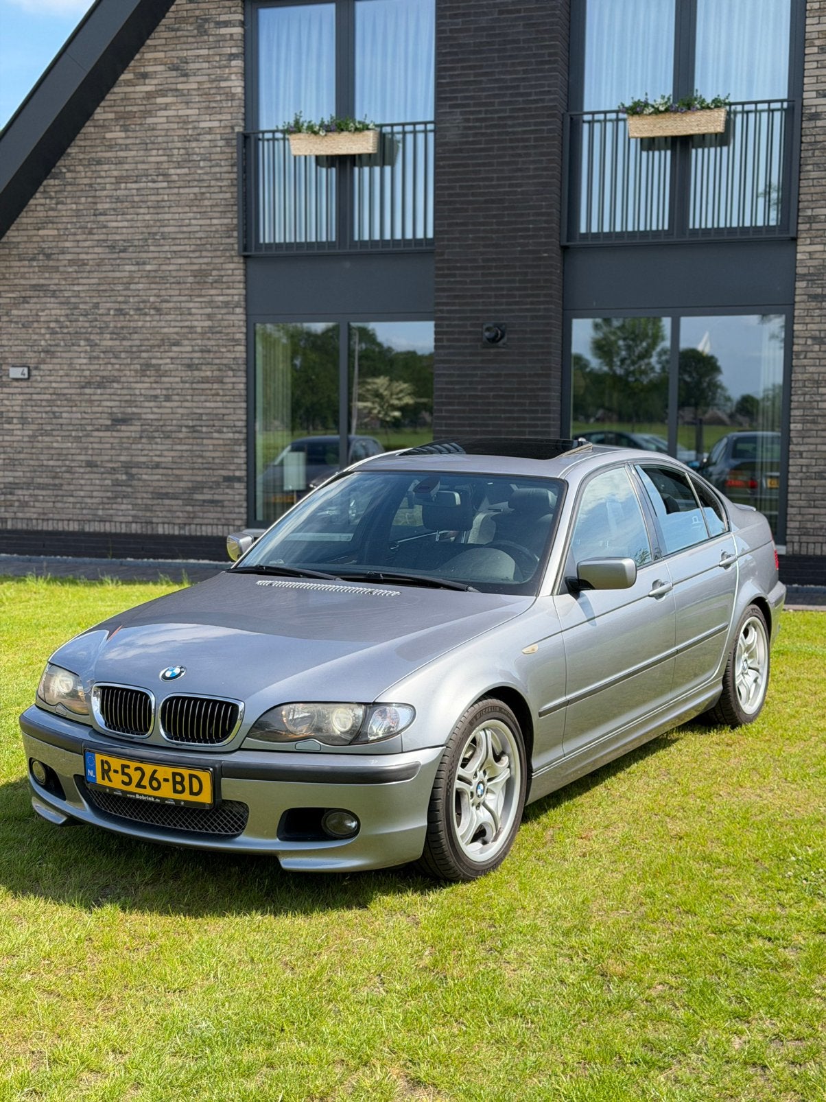 BMW 3-Serie E46 2.5 I 325 AUT 2003 Grijs, Auto's, Automaat, Achterwielaandrijving, 11 km/l, 75 €/maand