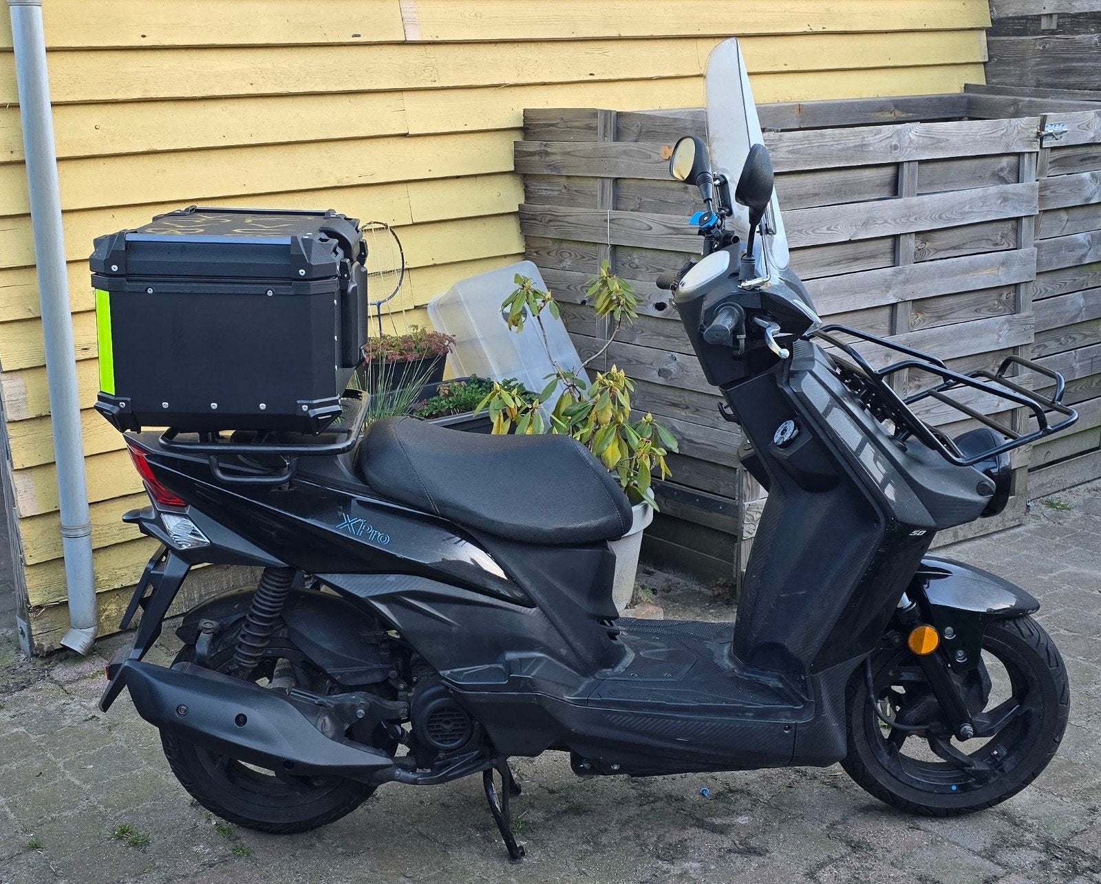 Sym Xpro 50 (bj2021) maar 9.475km gelopen., Fietsen en Brommers, Ophalen, Gebruikt, Overige modellen, Maximaal 45 km/u