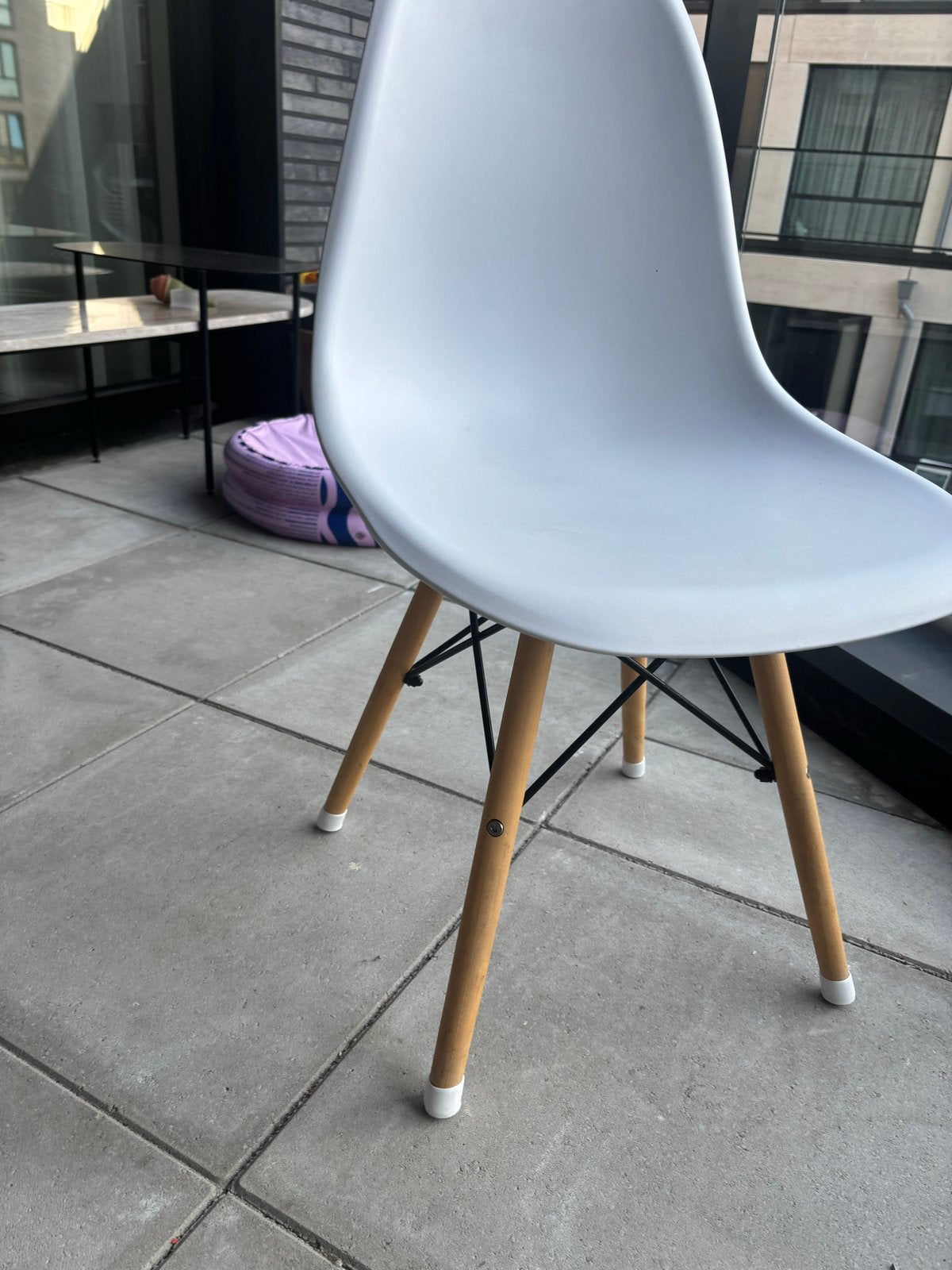 Witte Eames DSW stoel met houten onderstel, Ophalen, Wit, Zo goed als nieuw, Eén