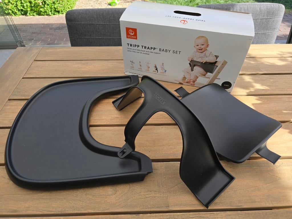 Stokke Tripp Trapp babyset & Trapp Tray eetblad zwart, Kinderen en Baby's, Kinderstoelen, Ophalen, Gebruikt, Meegroeistoel