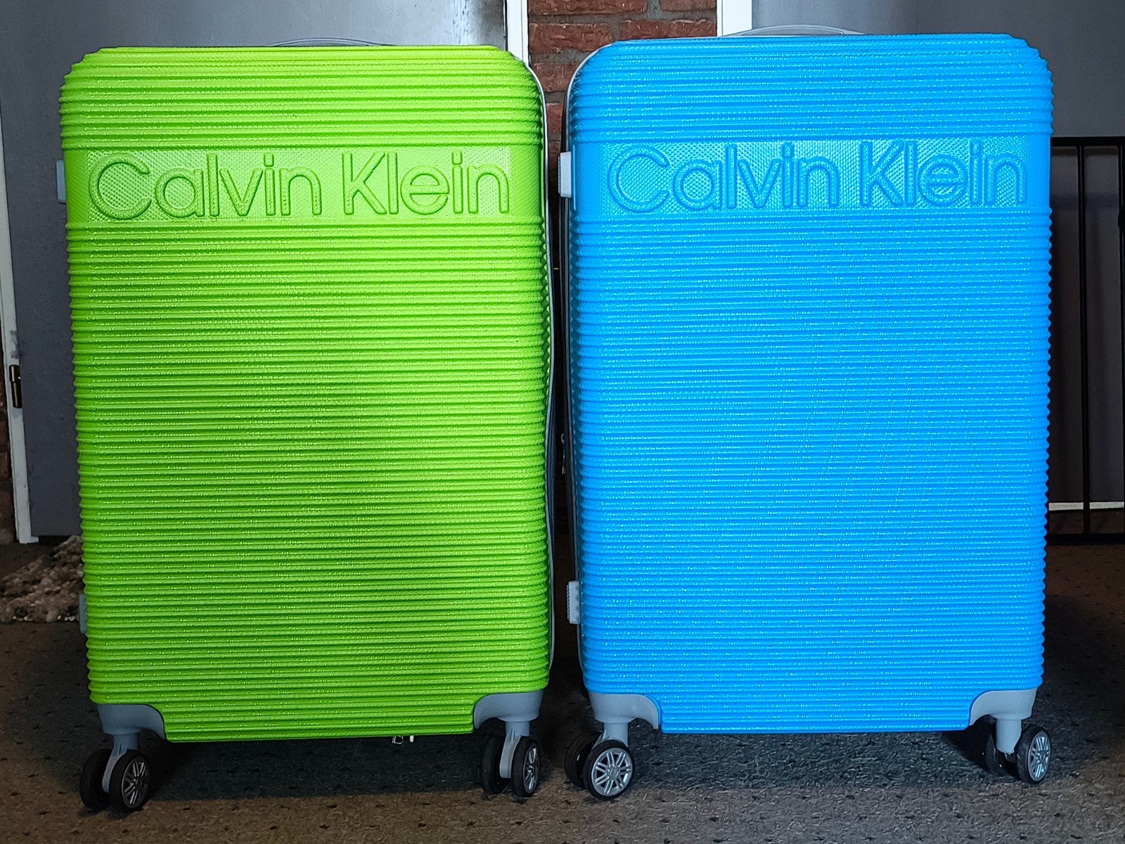 2 koffers Calvin Klein, Sieraden, Tassen en Uiterlijk, Koffers, 45 tot 55 cm, Nieuw, Wieltjes, Ophalen