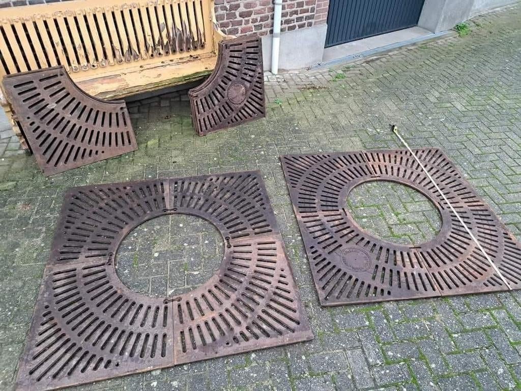 Gietijzeren boomroosters 150x150 cm, gat Ø 70 cm, Tuin en Terras, Tuinbeelden, Ophalen, Gebruikt, Metaal, Overige typen