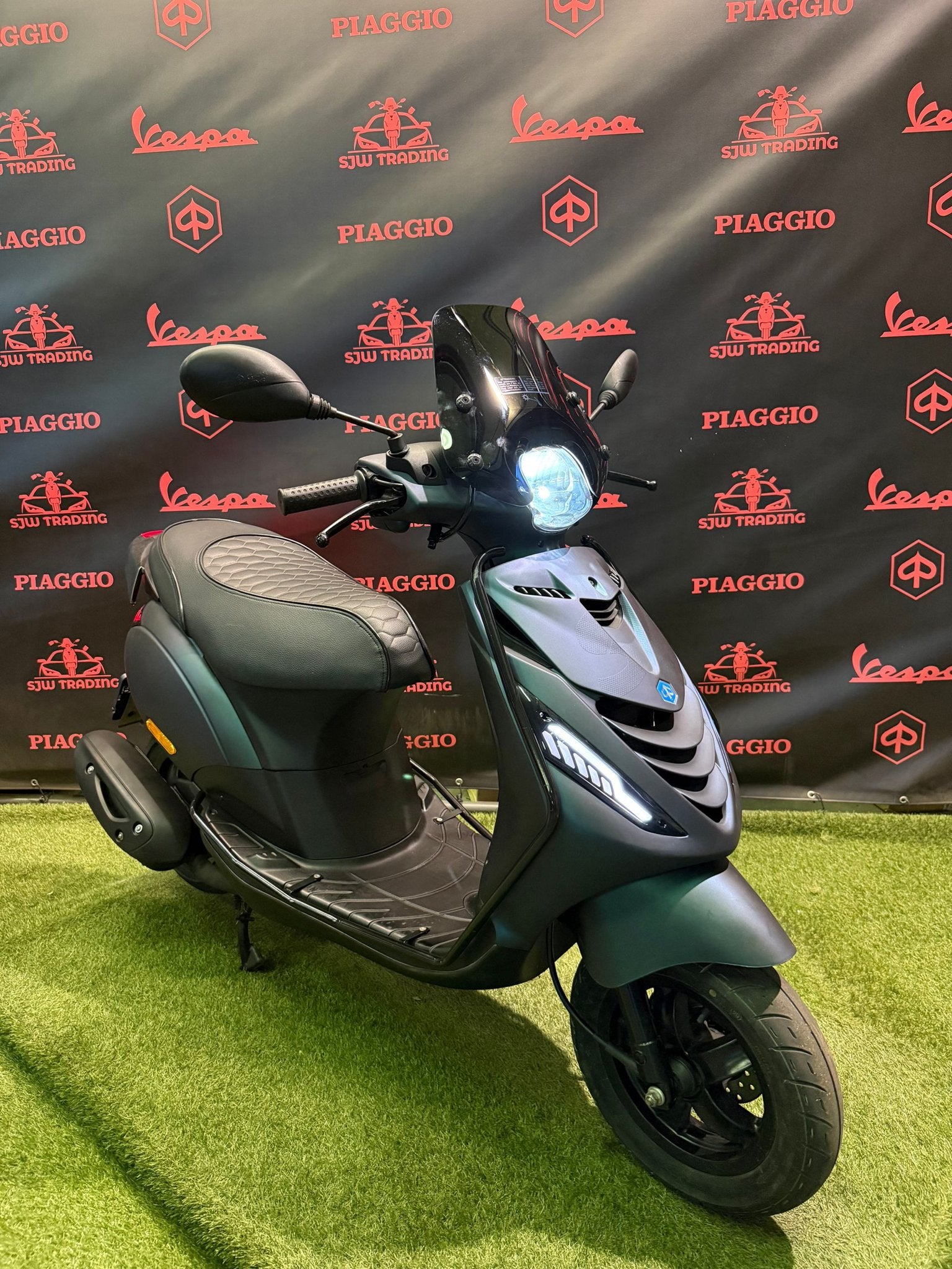 Piaggio Zip 2021 Brom! SP Mat Kameleon / RS Zadel / Garantie, Fietsen en Brommers, Scooters | Piaggio, Ophalen of Verzenden, Zip