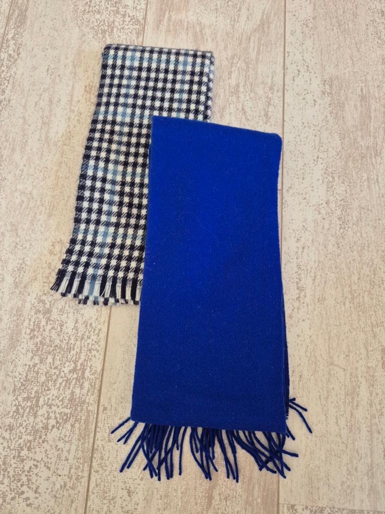 Wollige sjaals met blauw, Kleding | Dames, Mutsen, Sjaals en Handschoenen, Ophalen of Verzenden, Zo goed als nieuw, Maat 46/48 (XL) of groter