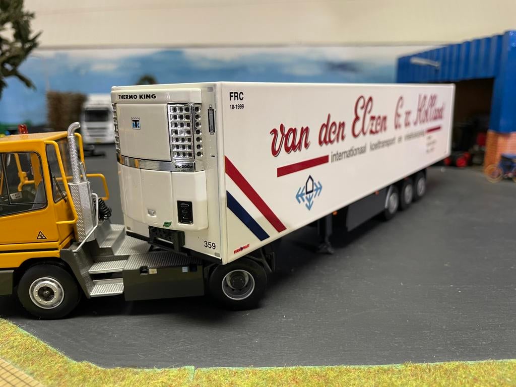 WSI Schmitz koeltrailer Van den Elzen, Hobby en Vrije tijd, Ophalen of Verzenden, Zo goed als nieuw, Bus of Vrachtwagen, Wsi