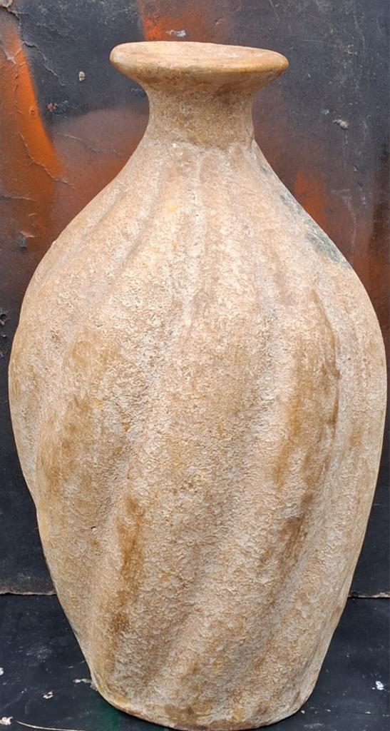 Vaas. Terra-cotta.  Oud. 48 cm., Huis en Inrichting, Woonaccessoires | Vazen, Ophalen, Overige kleuren, Aardewerk of Porselein