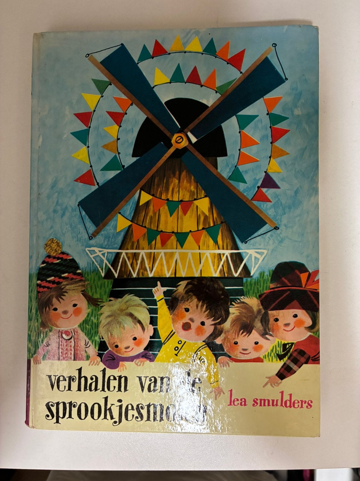 Verhalen van de Sprookjesmolen van Lea Smulders, Ophalen of Verzenden, Zo goed als nieuw