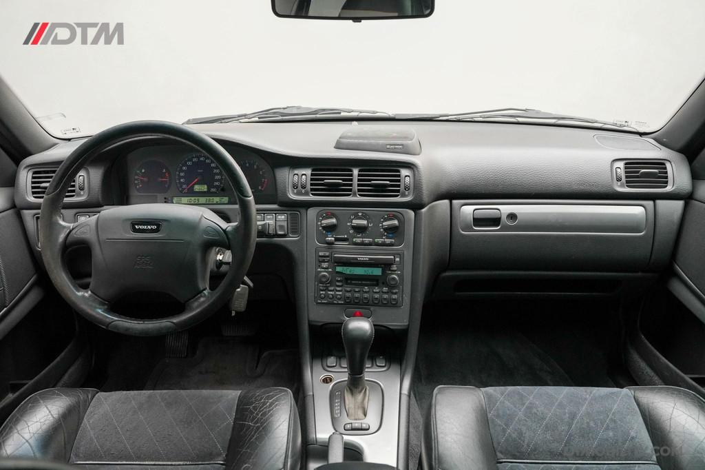 Volvo V70 2.3 R AWD | Zeer nette staat | Origineel Nederland, Automaat, Gebruikt, Zwart, Zwart