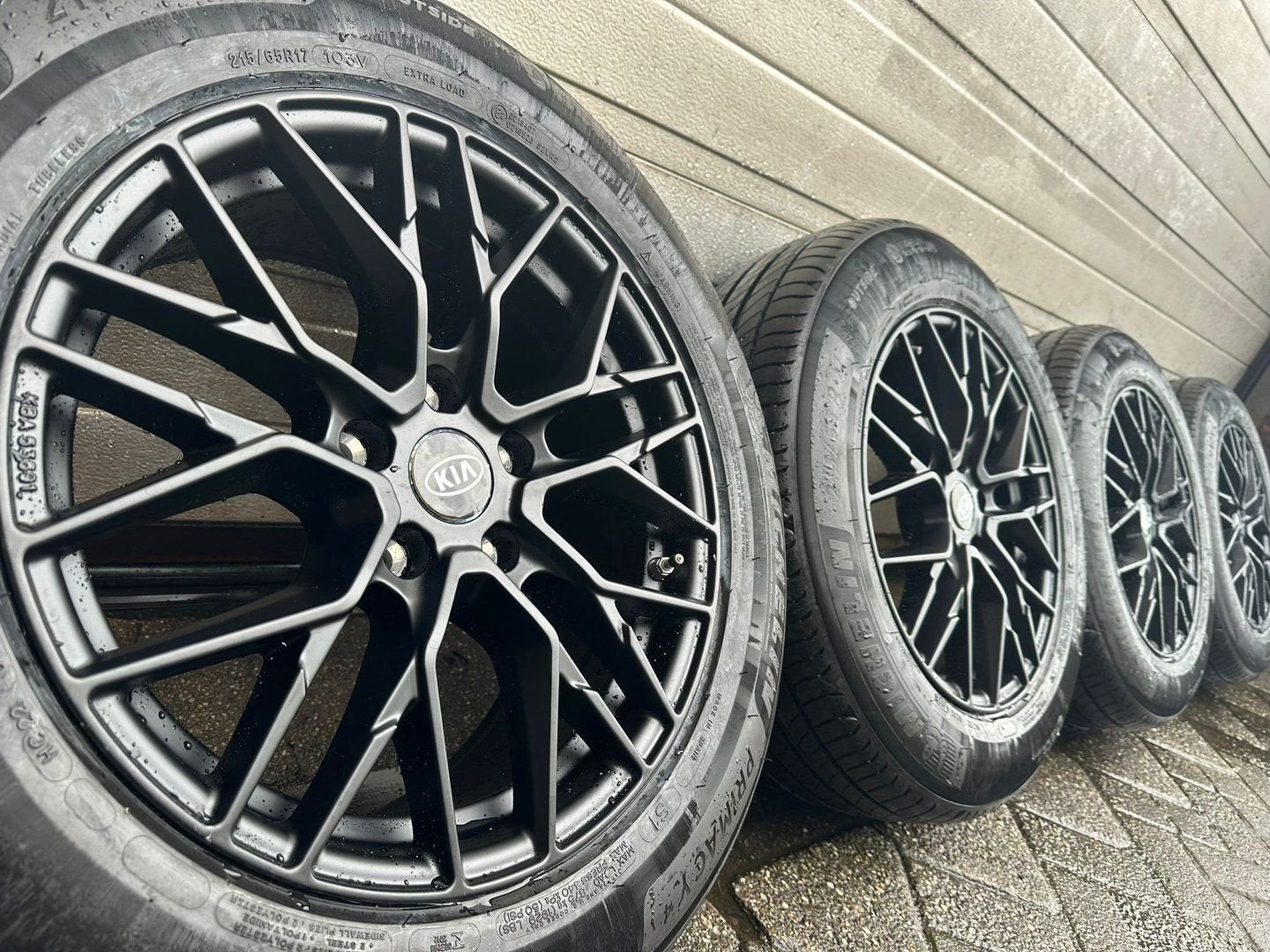 Foto 5 van 17 inch Toyota RAV4 PHEV Miria Renault Koleos Kia EV6 velgen