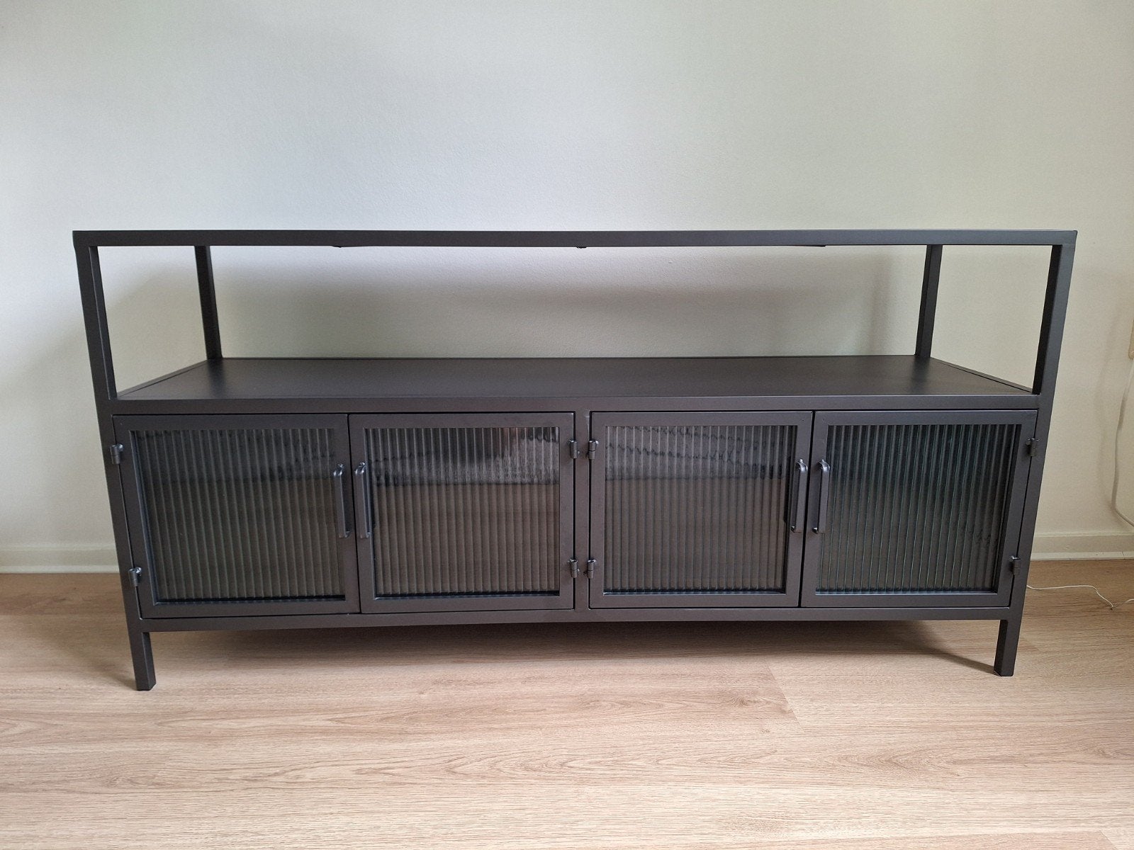 Industrieel zwart tv meubel kwantum, Ophalen, 100 tot 150 cm, Zo goed als nieuw, Minder dan 100 cm