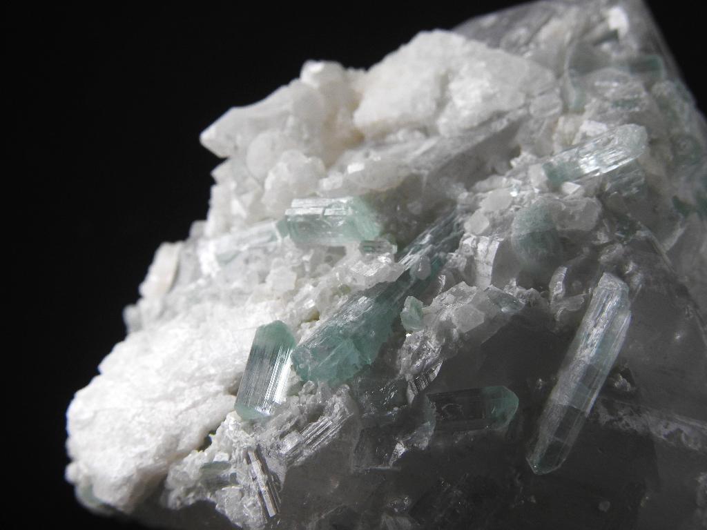 Blauwe Toermalijn op Kwarts, Ophalen of Verzenden, Mineraal