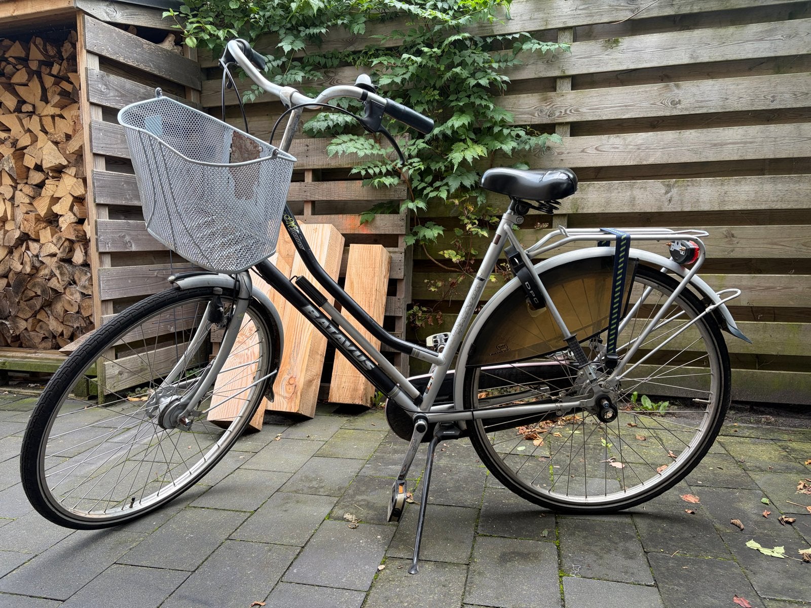 Batavus Monaco damesfiets met mand en versnellingen, Ophalen, Velgrem, Versnellingen, Batavus