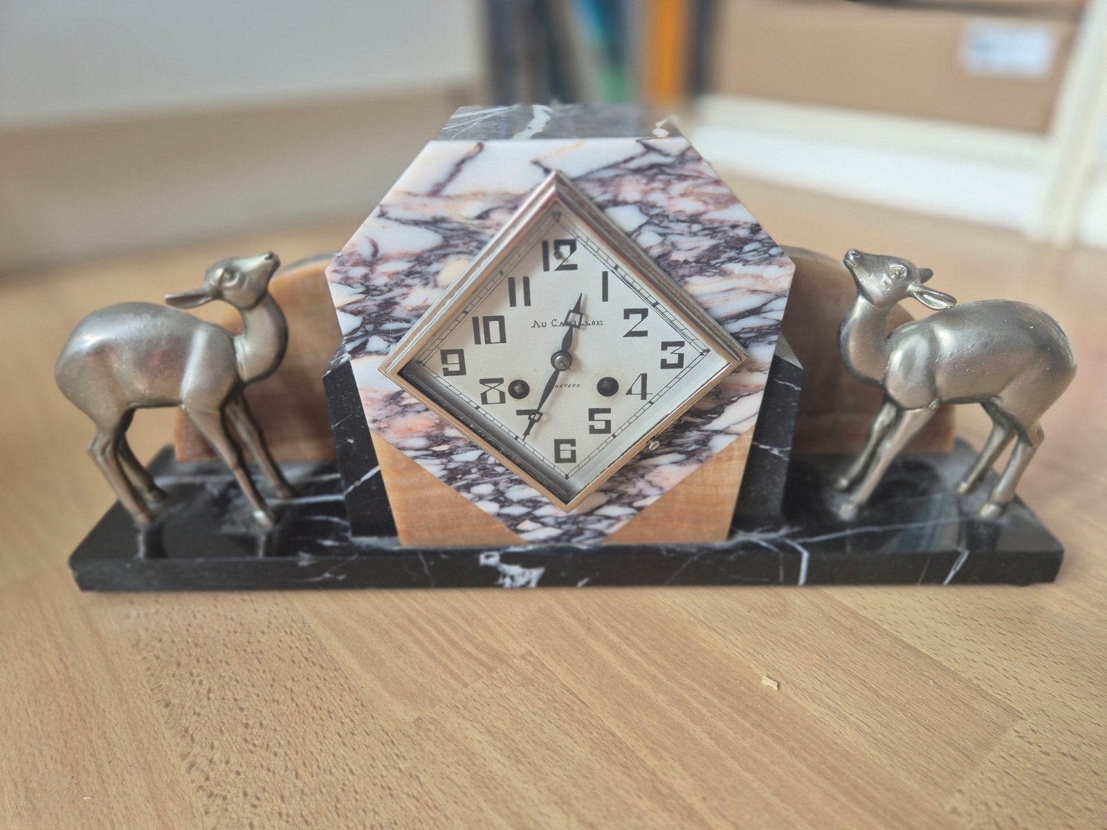 Prachtige antieke Art Deco marmeren pendule met herten, Antiek en Kunst, Ophalen