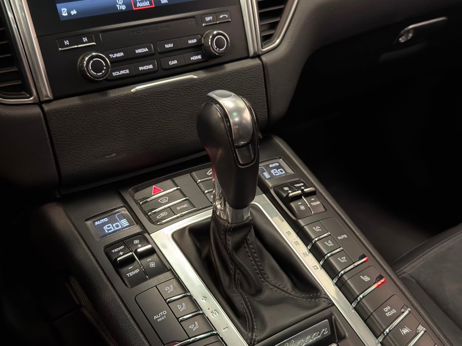 Foto 23 van Porsche Macan 3.0 GTS / Pano / Luchtvering / Trekhaak