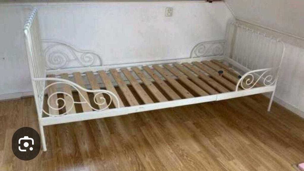 IKEA. Mooi metalen meegroei ikea bed €29,95, Ophalen, 85 tot 100 cm, Gebruikt, Lattenbodem