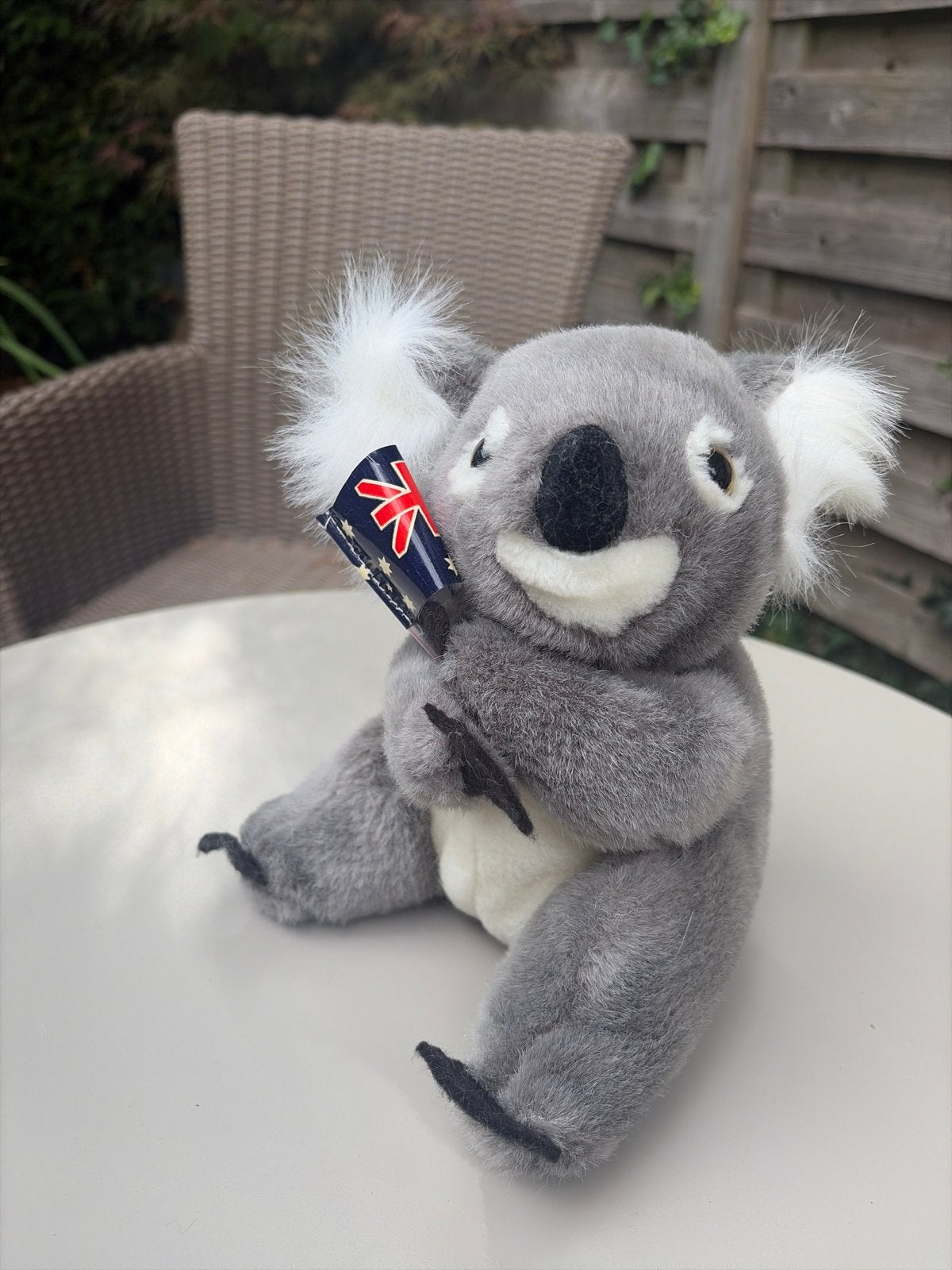 Schattige Koala Knuffel met Australische Vlag, Ophalen of Verzenden, Zo goed als nieuw, Overige soorten, Beeldje of Figuurtje