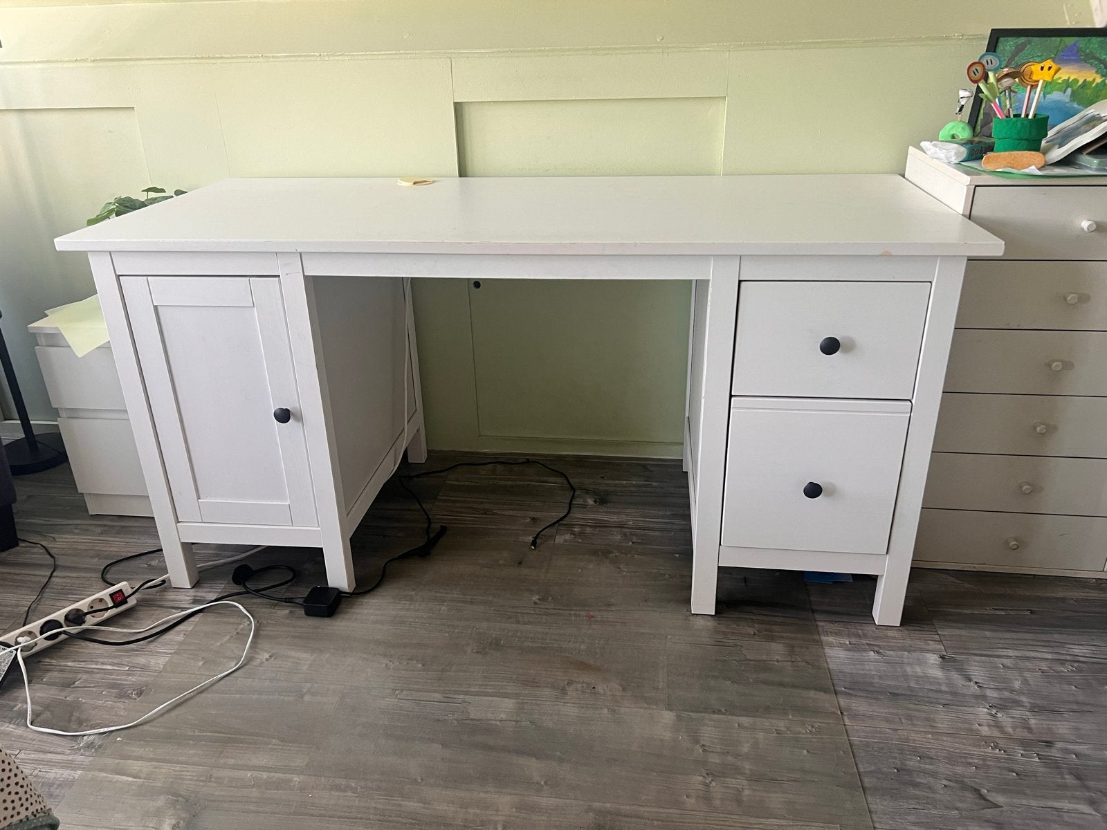 Wit bureau ikea met lades en kastje - graag snel ophalen, Ophalen, Met lades, Gebruikt, Wit