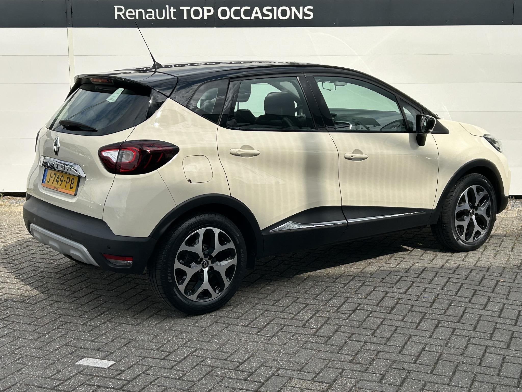 Renault Captur 1.3 TCe Intens (Hoge Instap) | Navigatie | Ca, Stof, Gebruikt, 4 cilinders, Met garantie (alle)