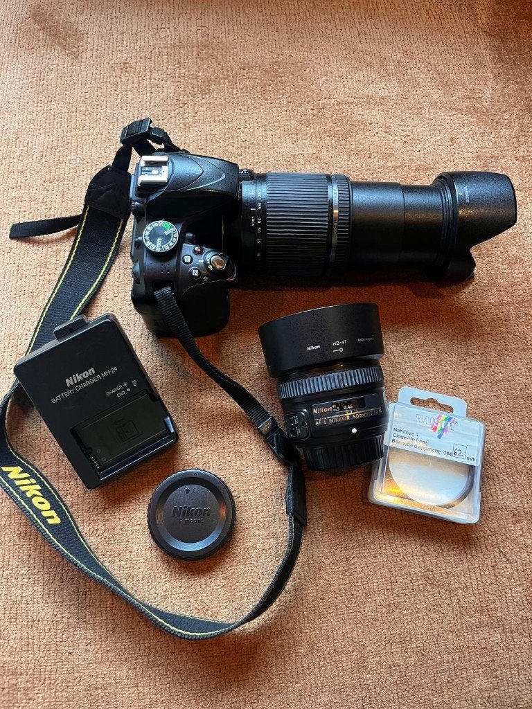 Nikon D3300 Spiegelreflexcamera met 2 lenzen en accessoires, Spiegelreflex, Ophalen of Verzenden, Zo goed als nieuw, 24 megapixels