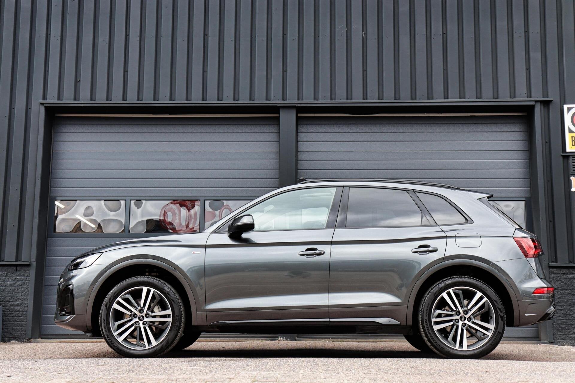 Audi Q5 55 TFSIe Quattro Competition 3x S-Line /LED-MATRIX/P, Auto's, Audi, Automaat, 2005 kg, Gebruikt, Bedrijf
