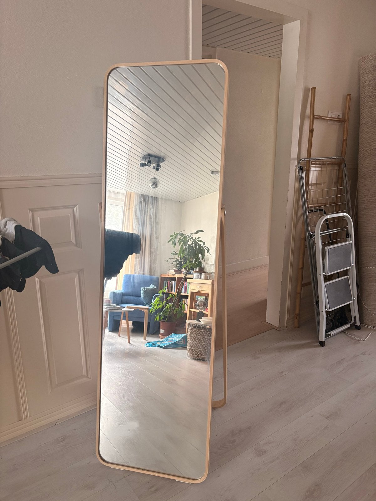 IKEA IKORNNES staande spiegel, essen, 52x167 cm, Huis en Inrichting, Ophalen, Zo goed als nieuw, 150 tot 200 cm, Rechthoekig
