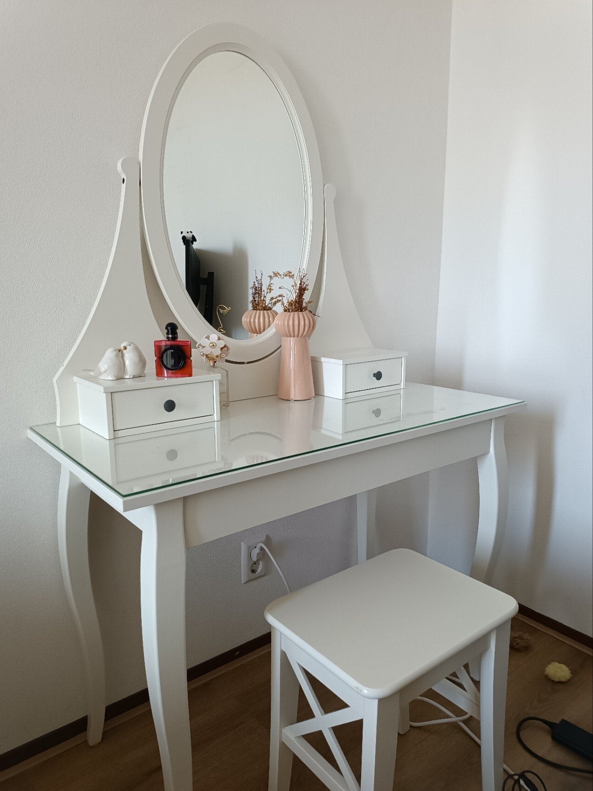 IKEA Hemnes Toilettafel met spiegel en krukje, Ophalen, 50 tot 100 cm, Zo goed als nieuw, Minder dan 100 cm