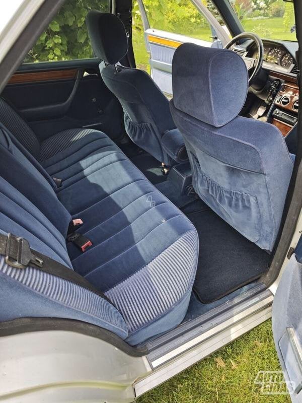 Gevraagd;zitting passagiersstoel mercedes w124 pullman blauw, Auto-onderdelen, Ophalen of Verzenden, Nieuw, Mercedes-Benz