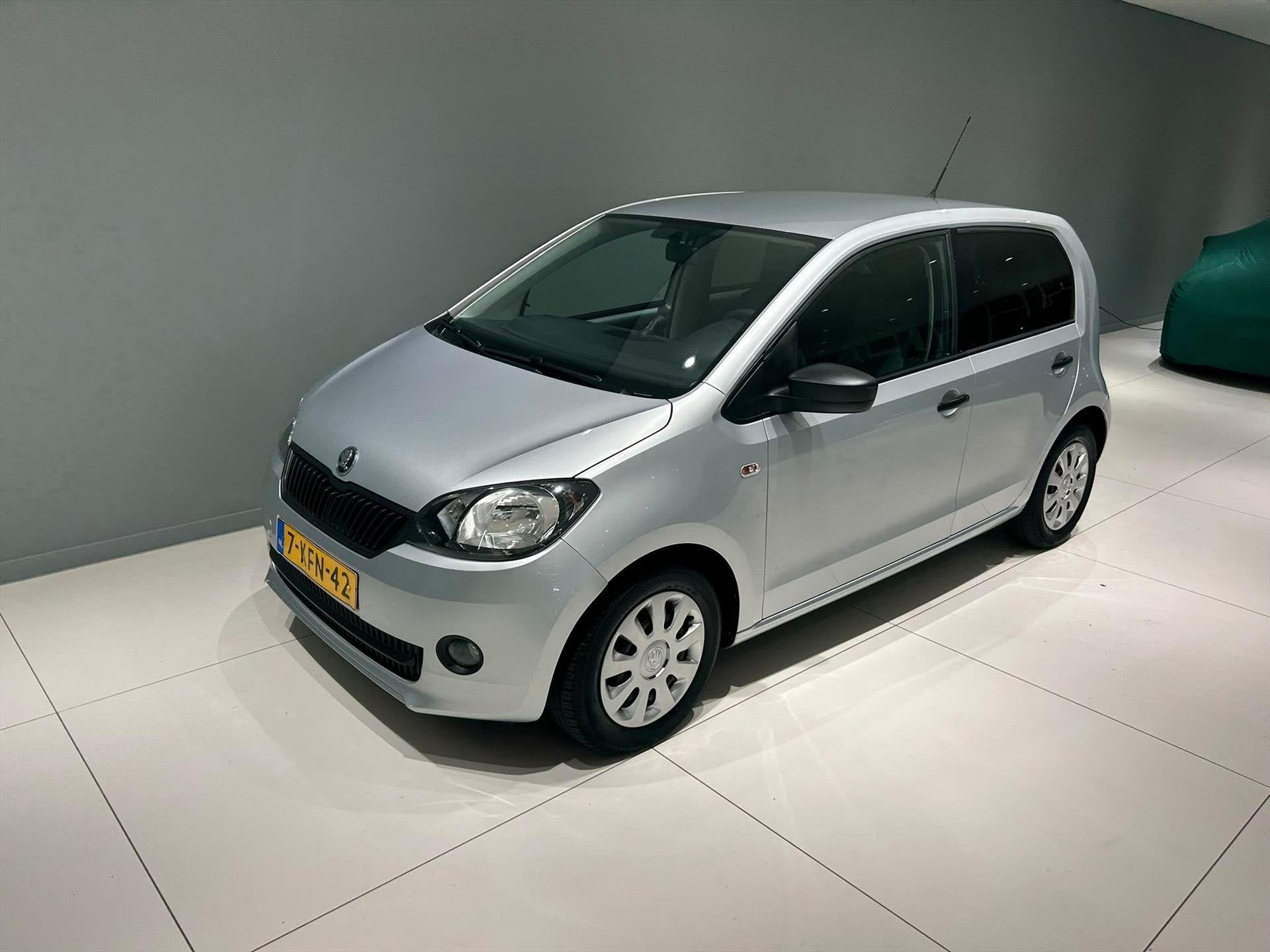 SKODA Citigo 1.0 60pk Greentech 5D Arctic, Auto's, Voorwielaandrijving, Stof, Gebruikt, Zwart