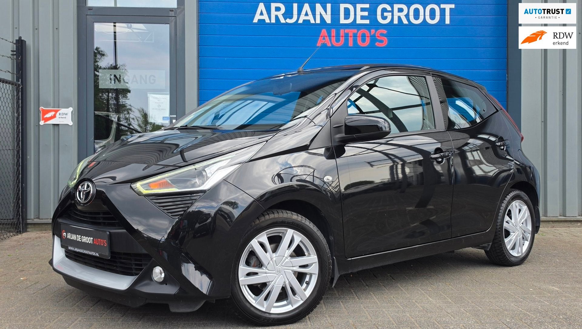 Toyota Aygo 1.0 VVT-i x-play 5Drs AUTOMAAT Cabrio top Airco, USB, Stof, Gebruikt, 4 stoelen