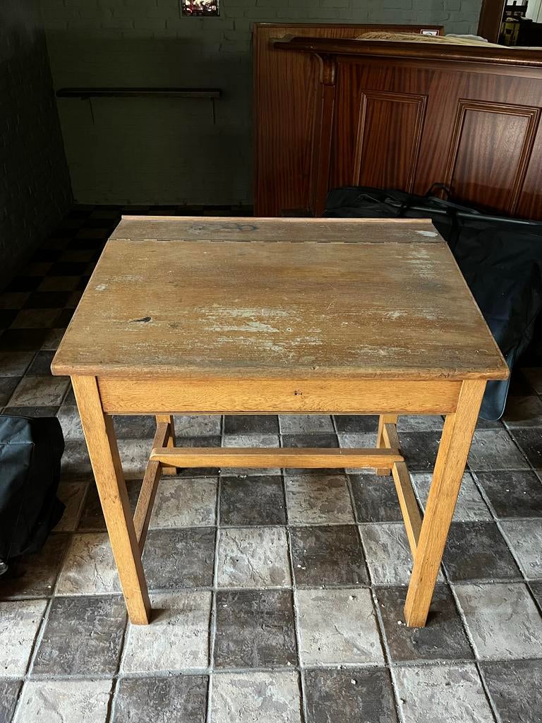 Ouderwetse lessenaar - Mooi van oudheid!, Ophalen