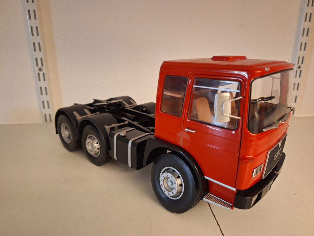 Prachtige road kings vrachtwagen 1 op 18, Hobby en Vrije tijd, Modelauto's | 1:18, Ophalen of Verzenden, Zo goed als nieuw
