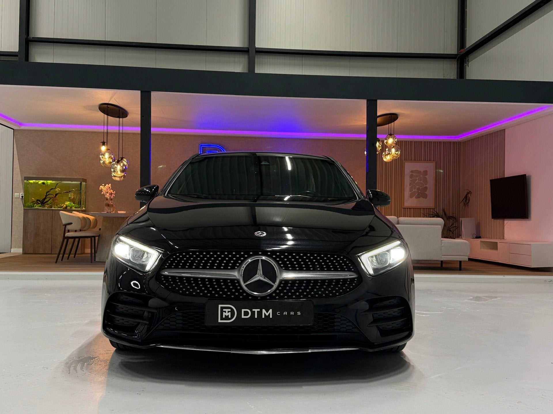 Mercedes-Benz A-klasse 180 Business Solution AMG | MBUX | LE, Dealer onderhouden, Gebruikt, 4 cilinders, Zwart
