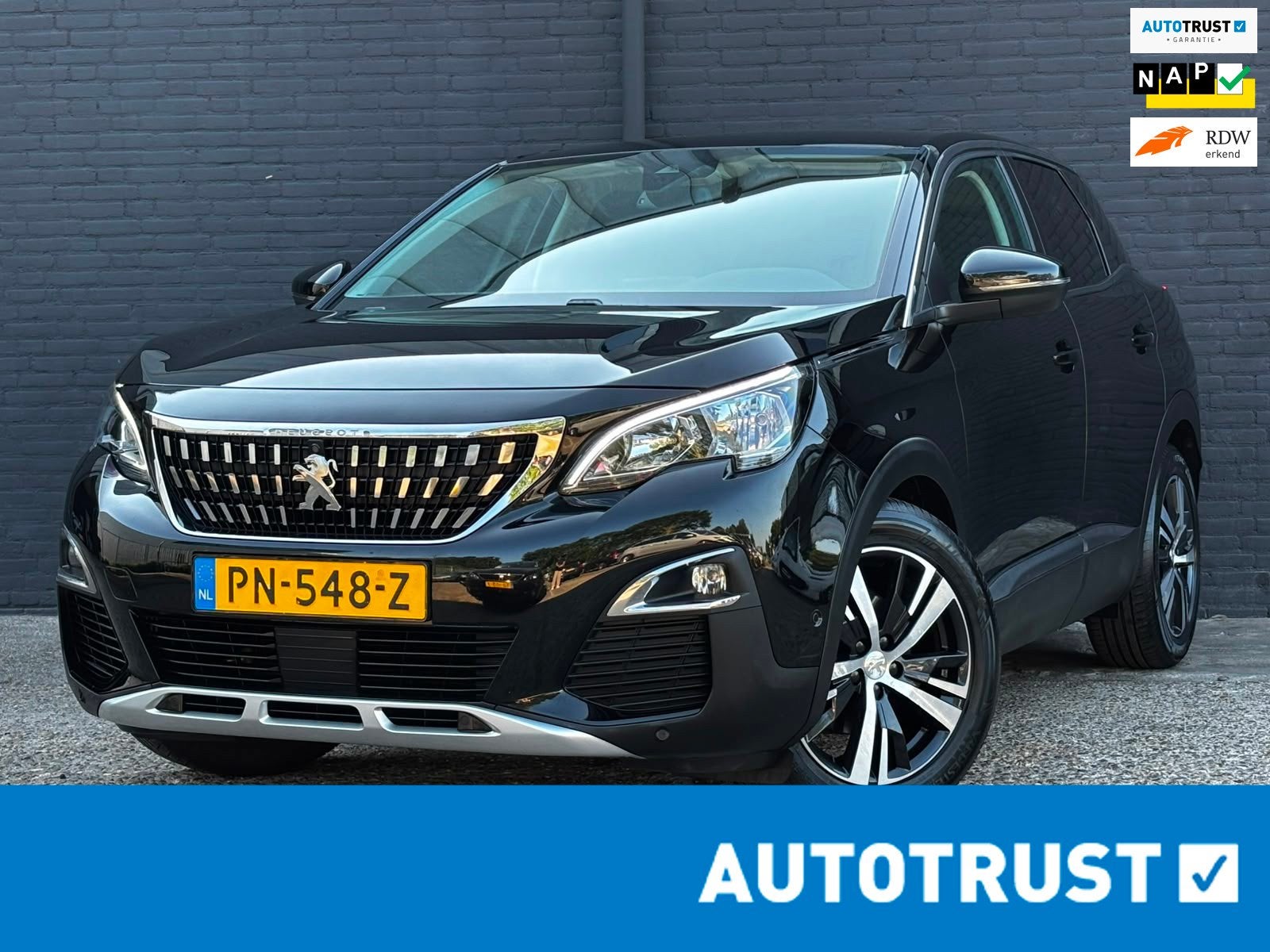 Peugeot 3008 1.2 PureTech Allure CARPLAY|NWE DISTRIBUTIERIEM, Gebruikt, 1199 cc, Leder en Stof, Zwart