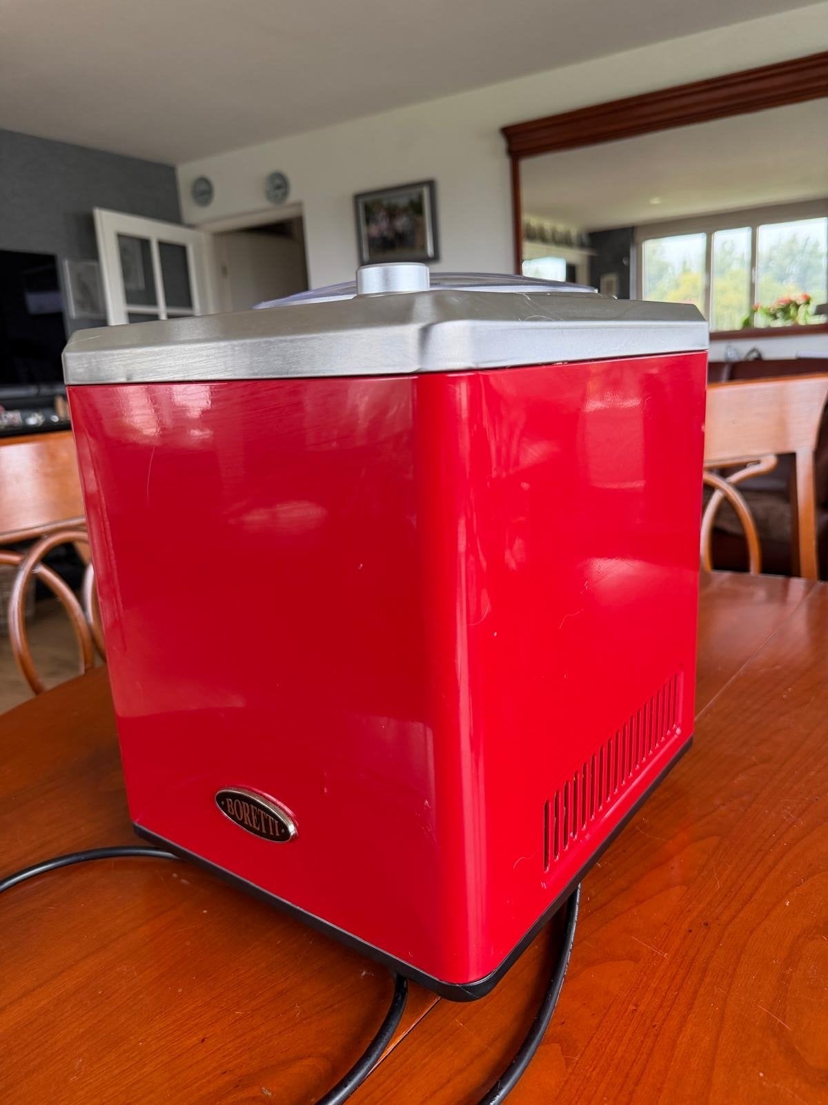 Boretti B101 IJsmachine - Zelfvriezend Rood, Ophalen, Zo goed als nieuw, Zelfvriezend